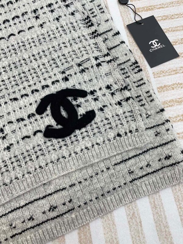 CHANEL cashmere scarf - Image 5