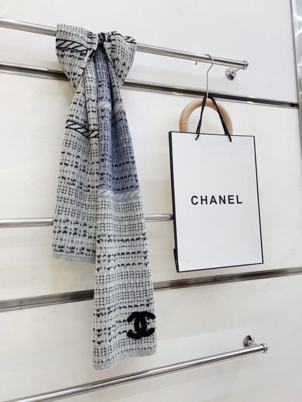 CHANEL cashmere scarf - Image 6