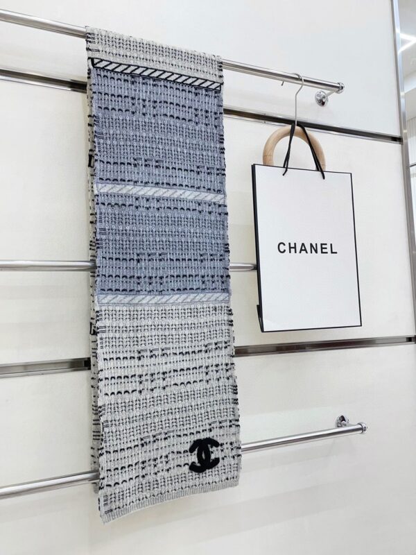 CHANEL cashmere scarf - Image 7