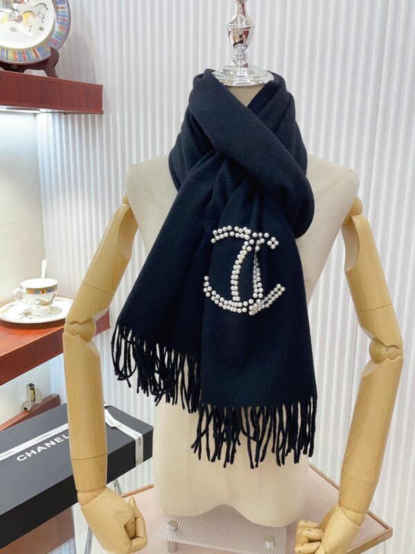 CHANEL Elegant Cashmere Scarf - Image 6