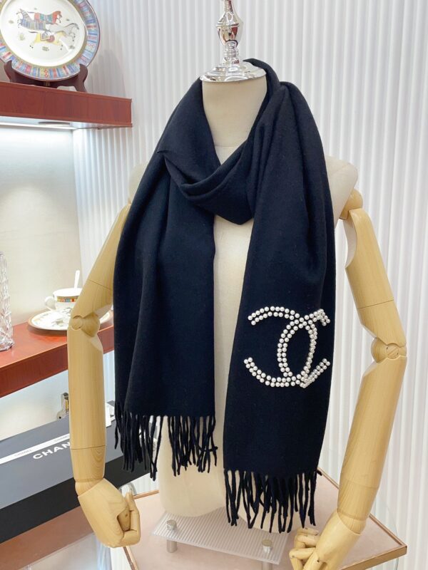 CHANEL Elegant Cashmere Scarf - Image 7