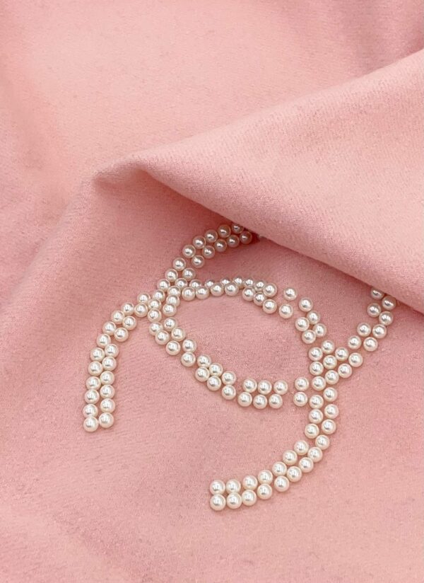 CHANEL Elegant Cashmere Scarf - Image 3