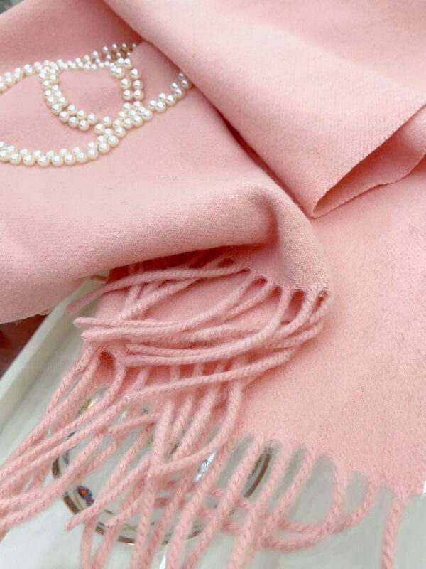 CHANEL Elegant Cashmere Scarf - Image 4