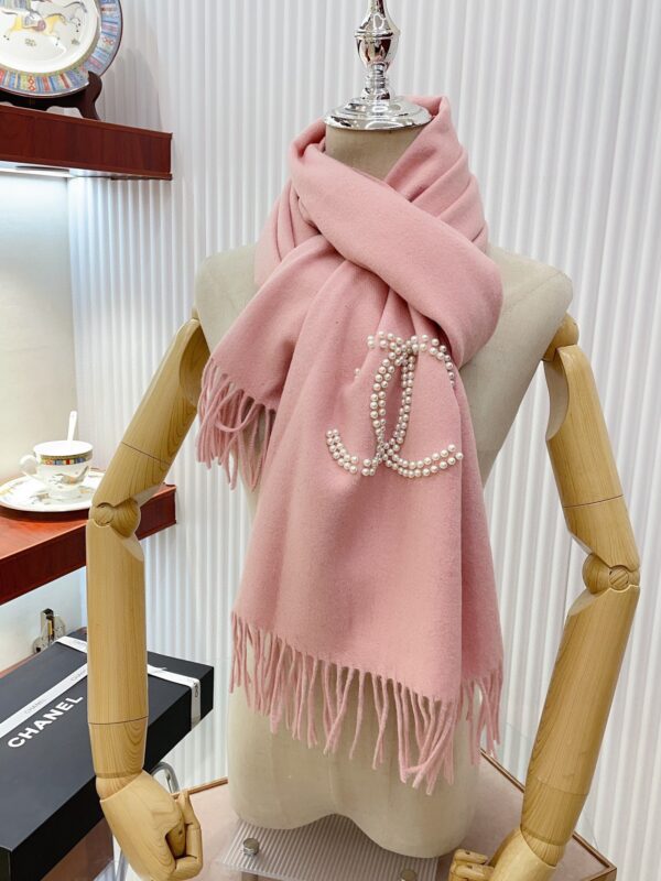 CHANEL Elegant Cashmere Scarf - Image 6