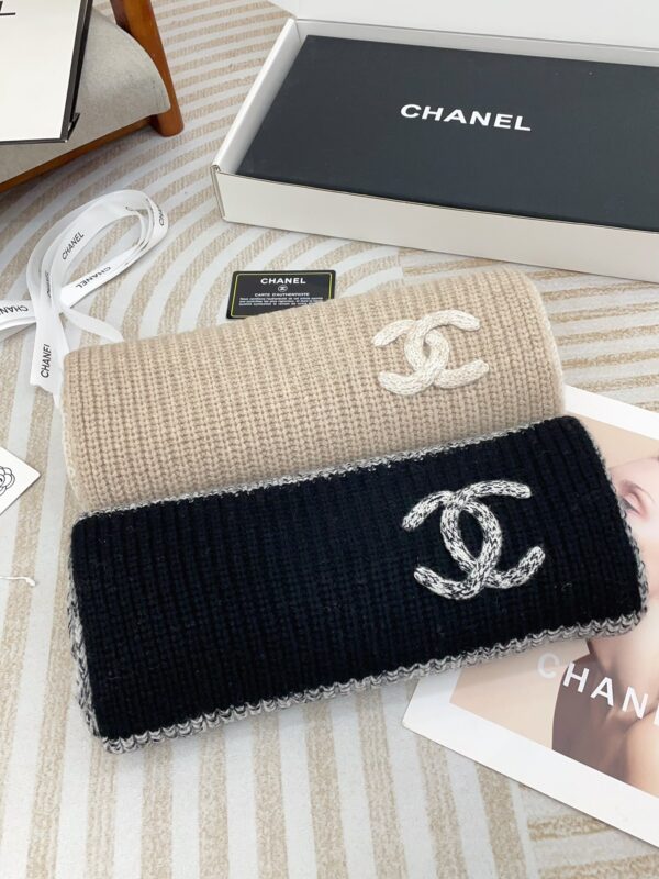 CHANEL Versatile Cashmere Scarf - Image 8