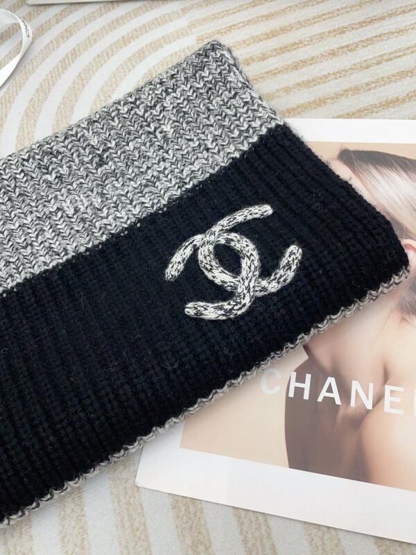 CHANEL Versatile Cashmere Scarf - Image 4