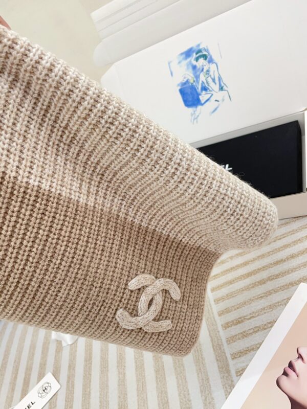 CHANEL Versatile Cashmere Scarf - Image 3