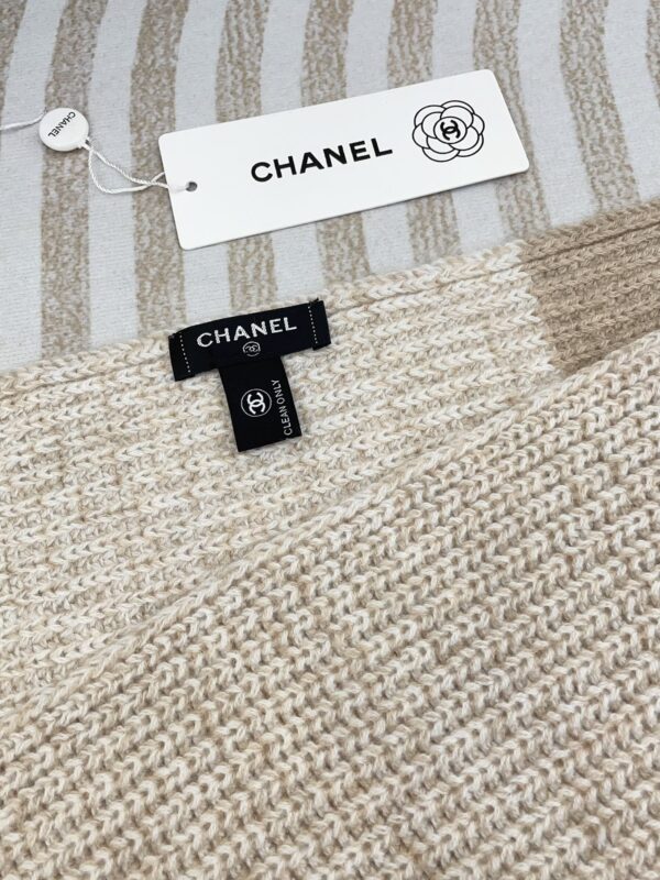 CHANEL Versatile Cashmere Scarf - Image 6