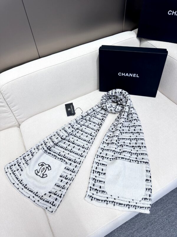 Chanel Haute Couture Cashmere Scarf - Image 4