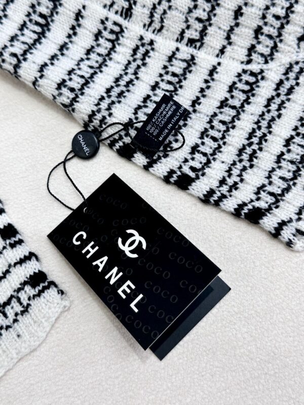 Chanel Haute Couture Cashmere Scarf - Image 7