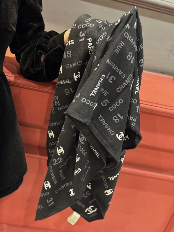 Chanel diamond patterned velvet square scarf - Image 5