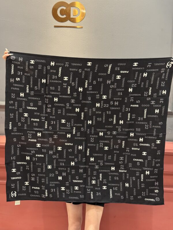 Chanel diamond patterned velvet square scarf - Image 7