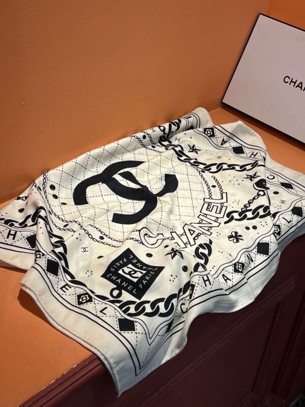 Chanel Autumn/Winter New Scarf - Image 3