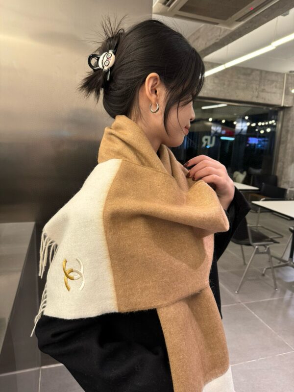 Chanel Classic Cashmere Scarf - Image 3