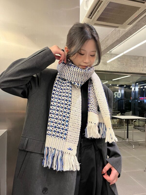 Chanel Knitted Scarf - Image 3