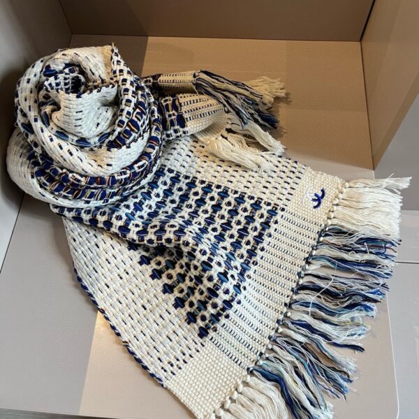 Chanel Knitted Scarf - Image 5