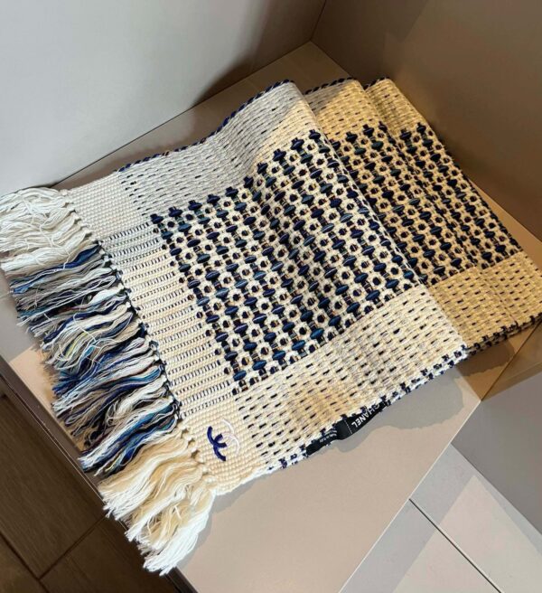 Chanel Knitted Scarf - Image 6