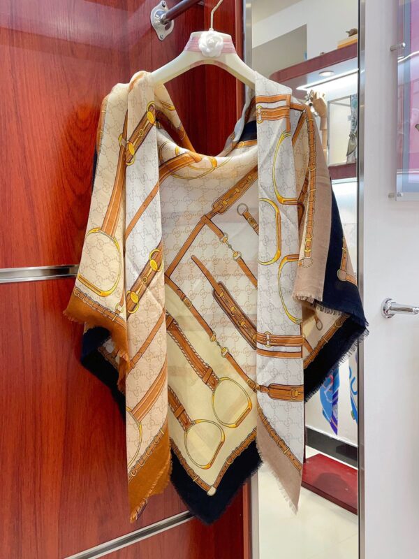 GUCCI cashmere handkerchief - Image 4