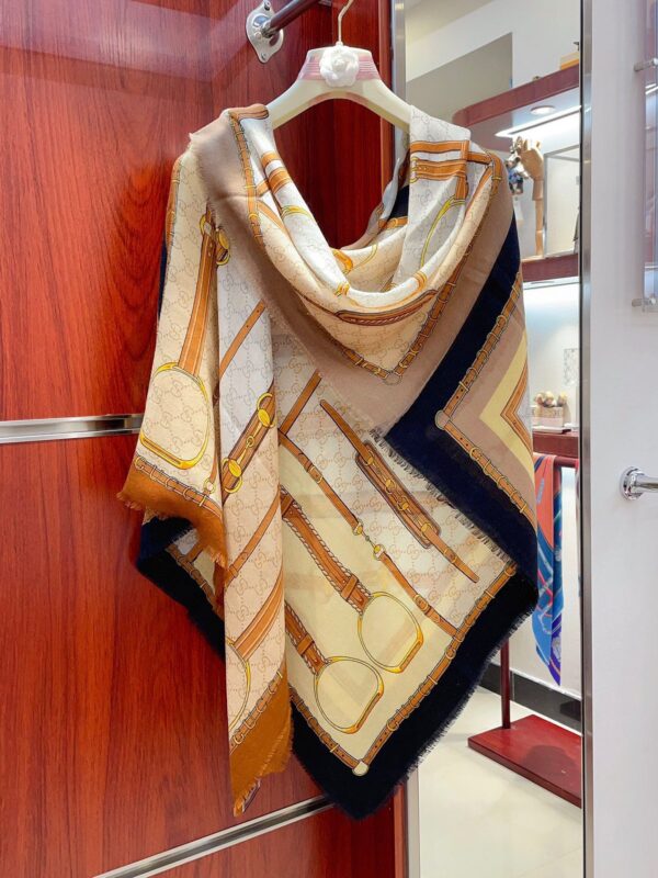 GUCCI cashmere handkerchief - Image 5