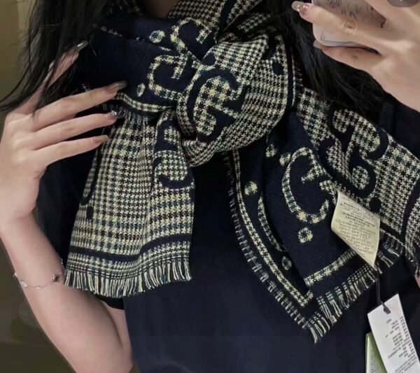 GUCCI wool and silk scarf - Image 2