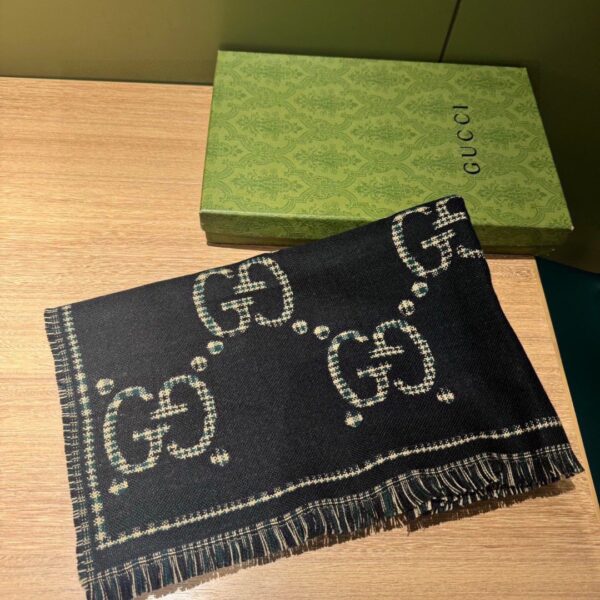 GUCCI wool and silk scarf