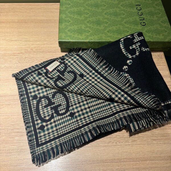 GUCCI wool and silk scarf - Image 4