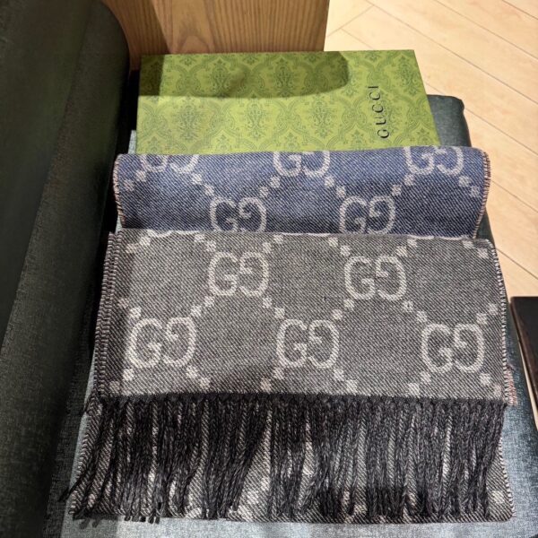 Gucci Ryan wool scarf - Image 8