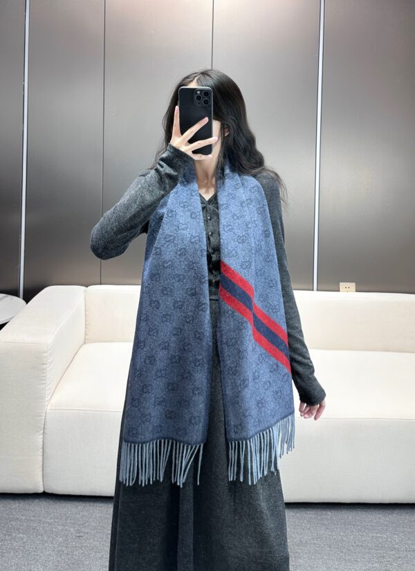 GUCCI Classic GG Pattern Scarf - Image 2