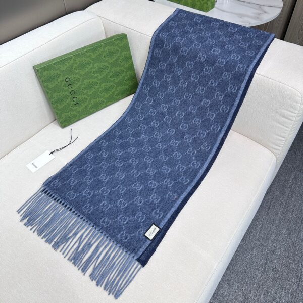 GUCCI Classic GG Pattern Scarf - Image 3