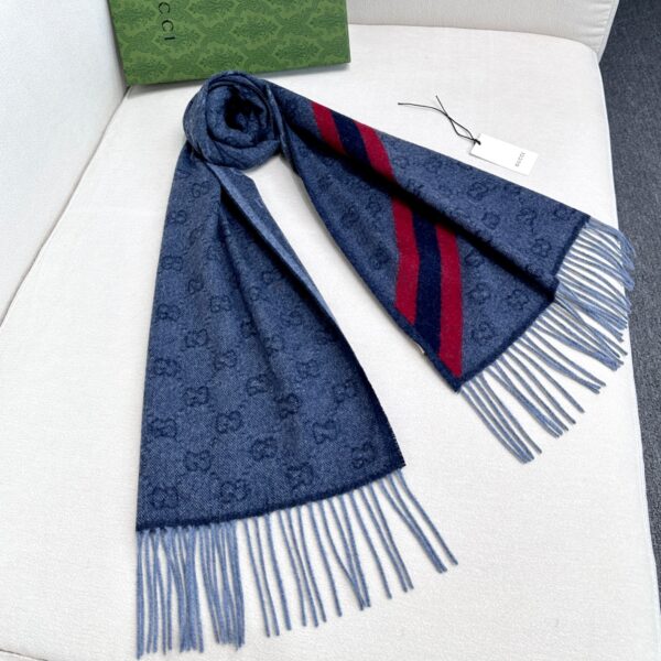 GUCCI Classic GG Pattern Scarf - Image 4