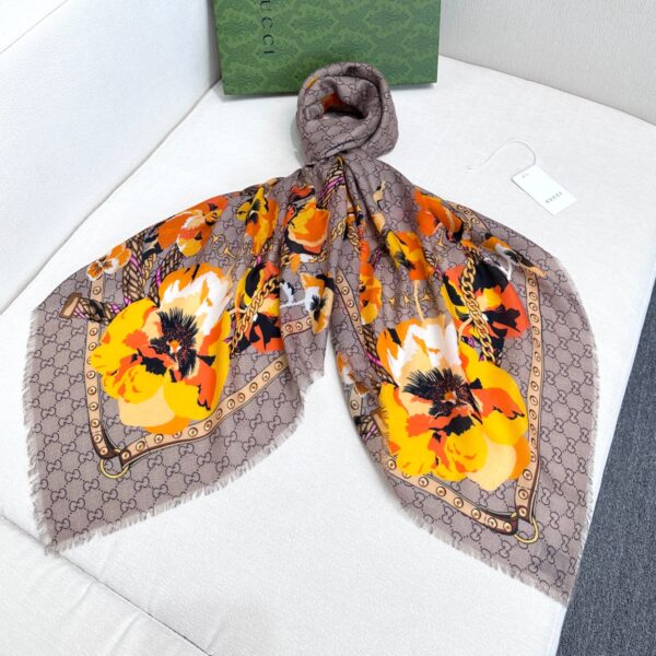 GUCCI floral print scarf - Image 5
