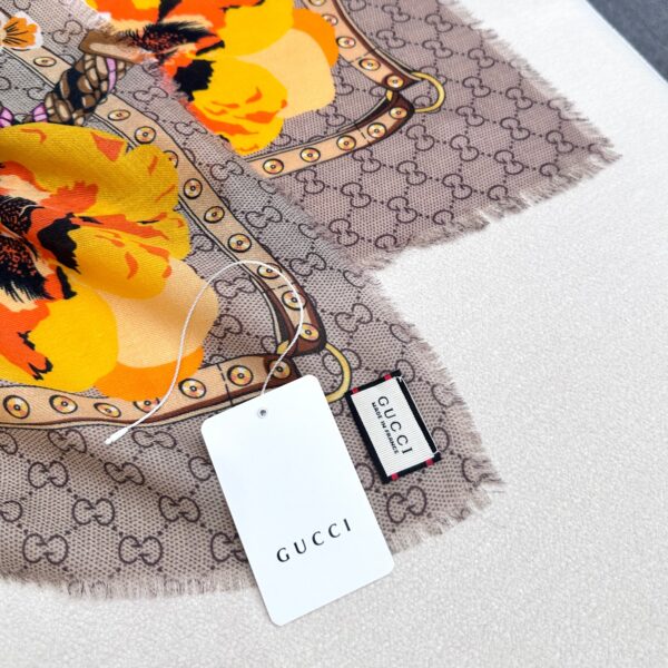 GUCCI floral print scarf - Image 7