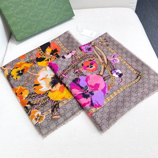 GUCCI floral print scarf - Image 8
