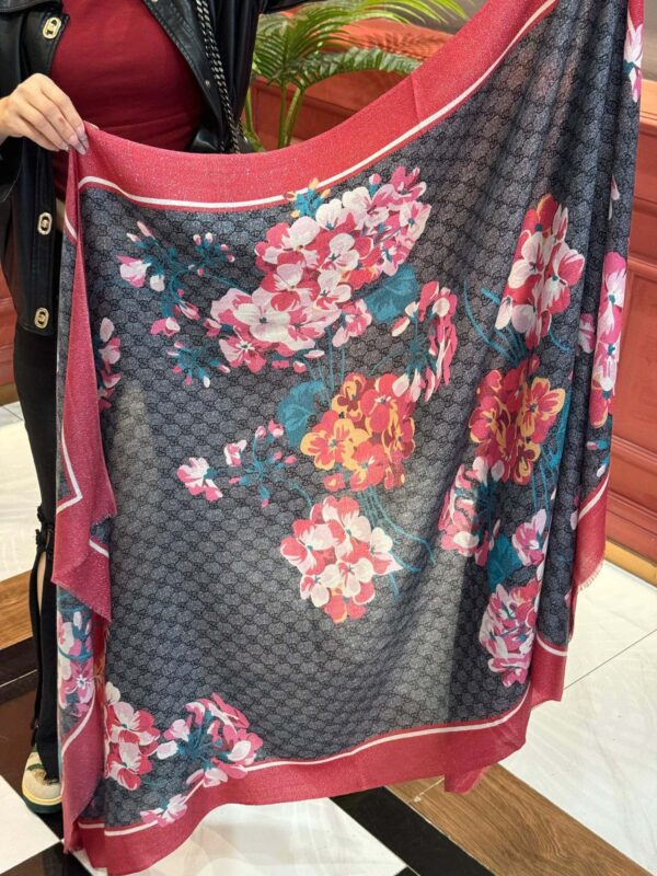 GUCCI floral print scarf - Image 6