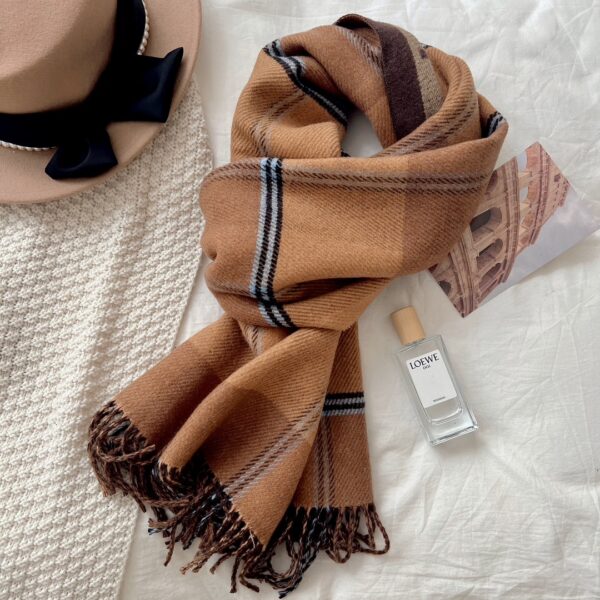 GUCCI double G cape, british plaid double-sided scarf - Image 7