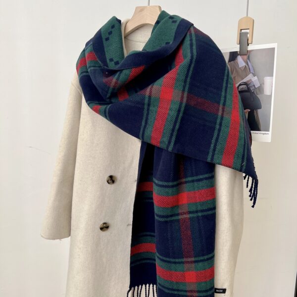 GUCCI double G cape, british plaid double-sided scarf - Image 3
