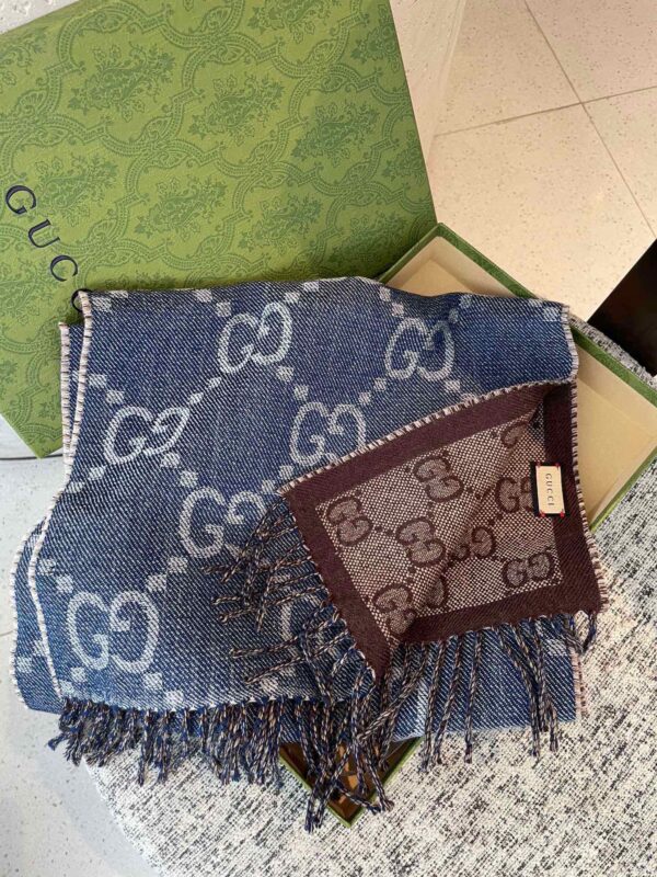GUCCI jacquard double-sided scarf - Image 5