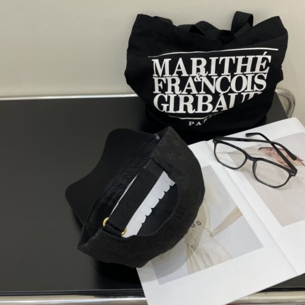 LV embroidered baseball cap - Image 3