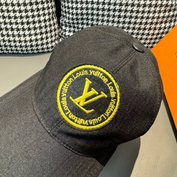 LV baseball cap - Image 4
