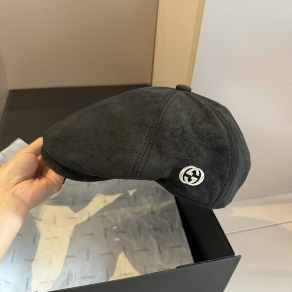 GUCCI deer skin velvet duck tongue forward hat - Image 6
