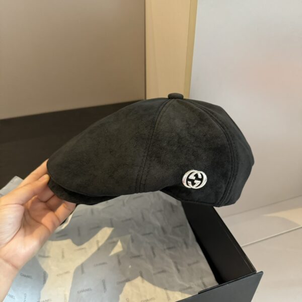 GUCCI deer skin velvet duck tongue forward hat - Image 7