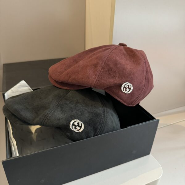 GUCCI deer skin velvet duck tongue forward hat - Image 8