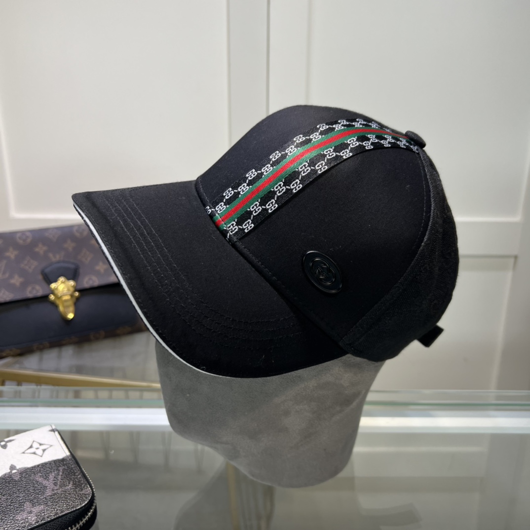 GUCCI baseball cap
