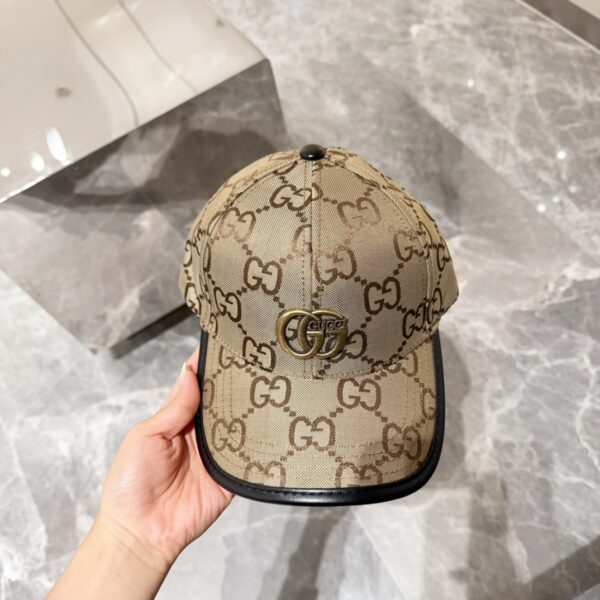 GUCCI baseball cap