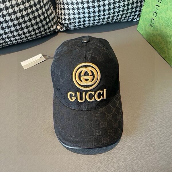 GUCCI embroidered baseball cap