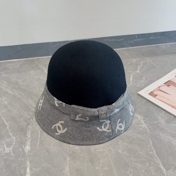 CHANEL woolen top hat - Image 3
