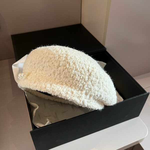 CHANEL beret - Image 3
