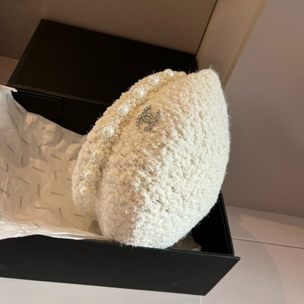 CHANEL beret - Image 6