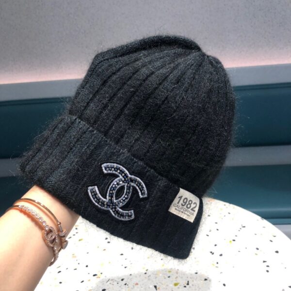 CHANEL knitted versatile woolen hat - Image 4