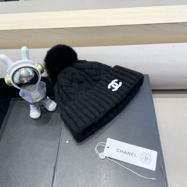 CHANEL knitted versatile woolen hat - Image 2